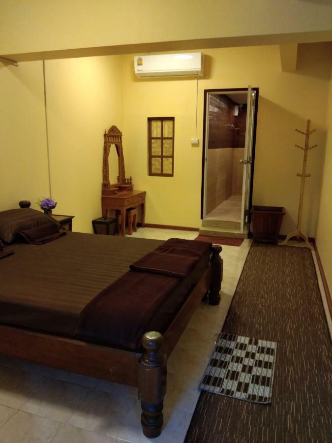 Ruan Ben Ja Don Mueang,Bangkok Hostel Exterior foto